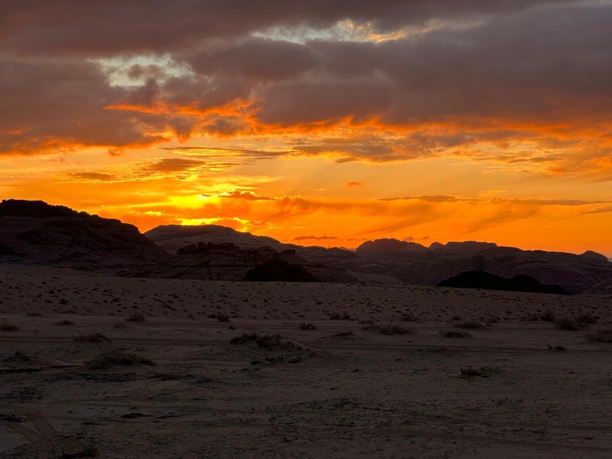 Bedouin Future Camp Hotel Wadi Rum Ngoại thất bức ảnh